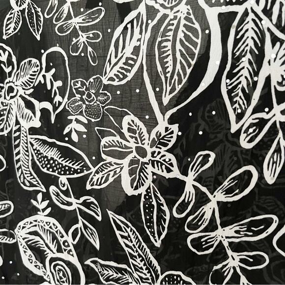 ESSENTIALS BY MILANO Black & White Floral Sequin Blouse, L - Picture 6 of 9